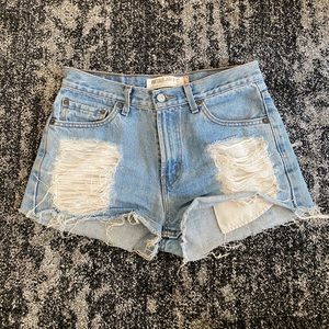 Vintage Levi’s 505 Cutoff Shorts Size 29
